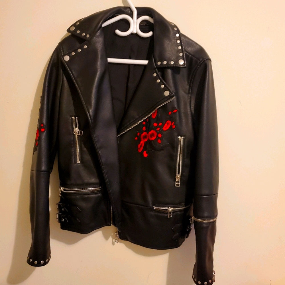 Black Zara jacket with roses 🌹